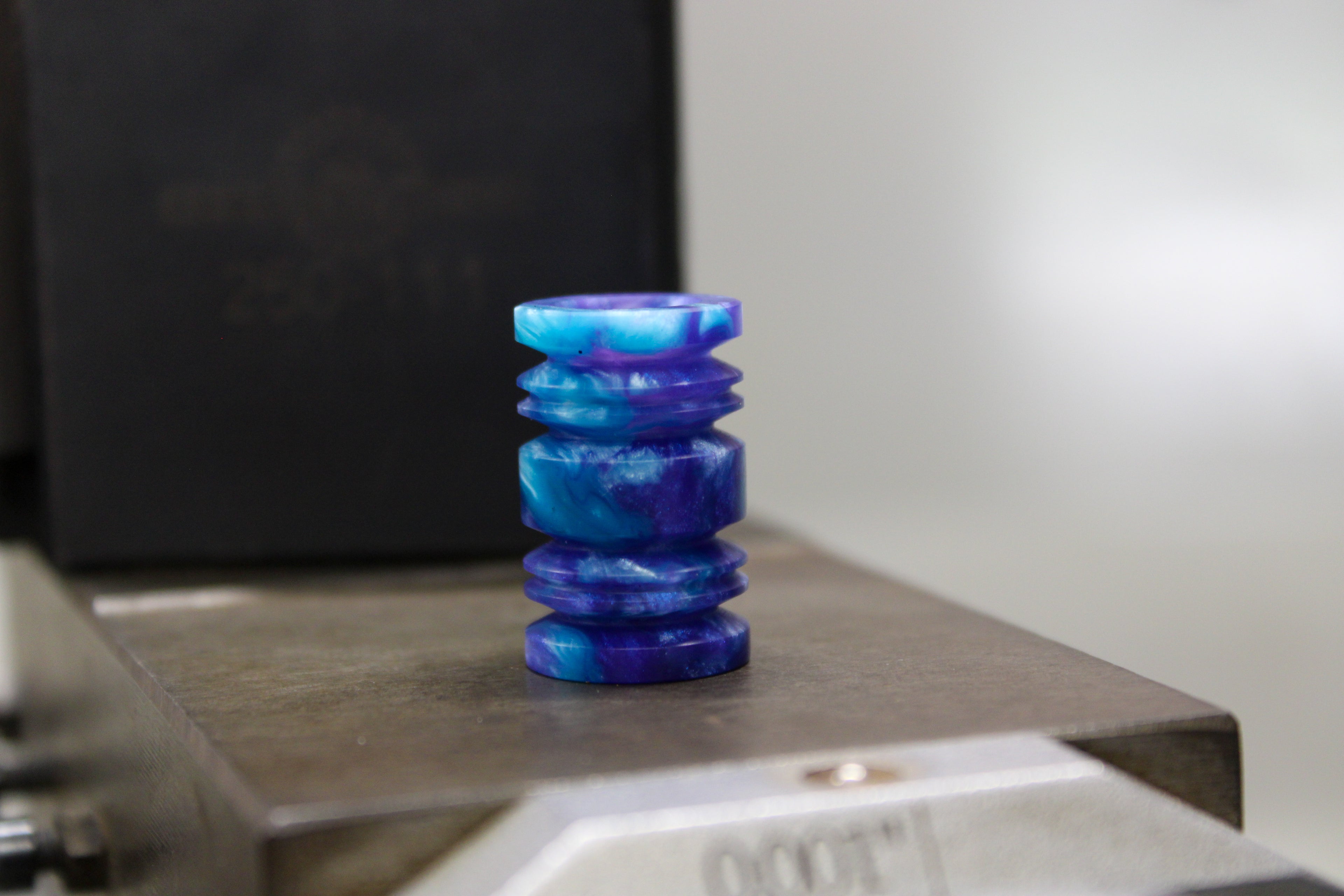 Sullivan Swirl XL Bead