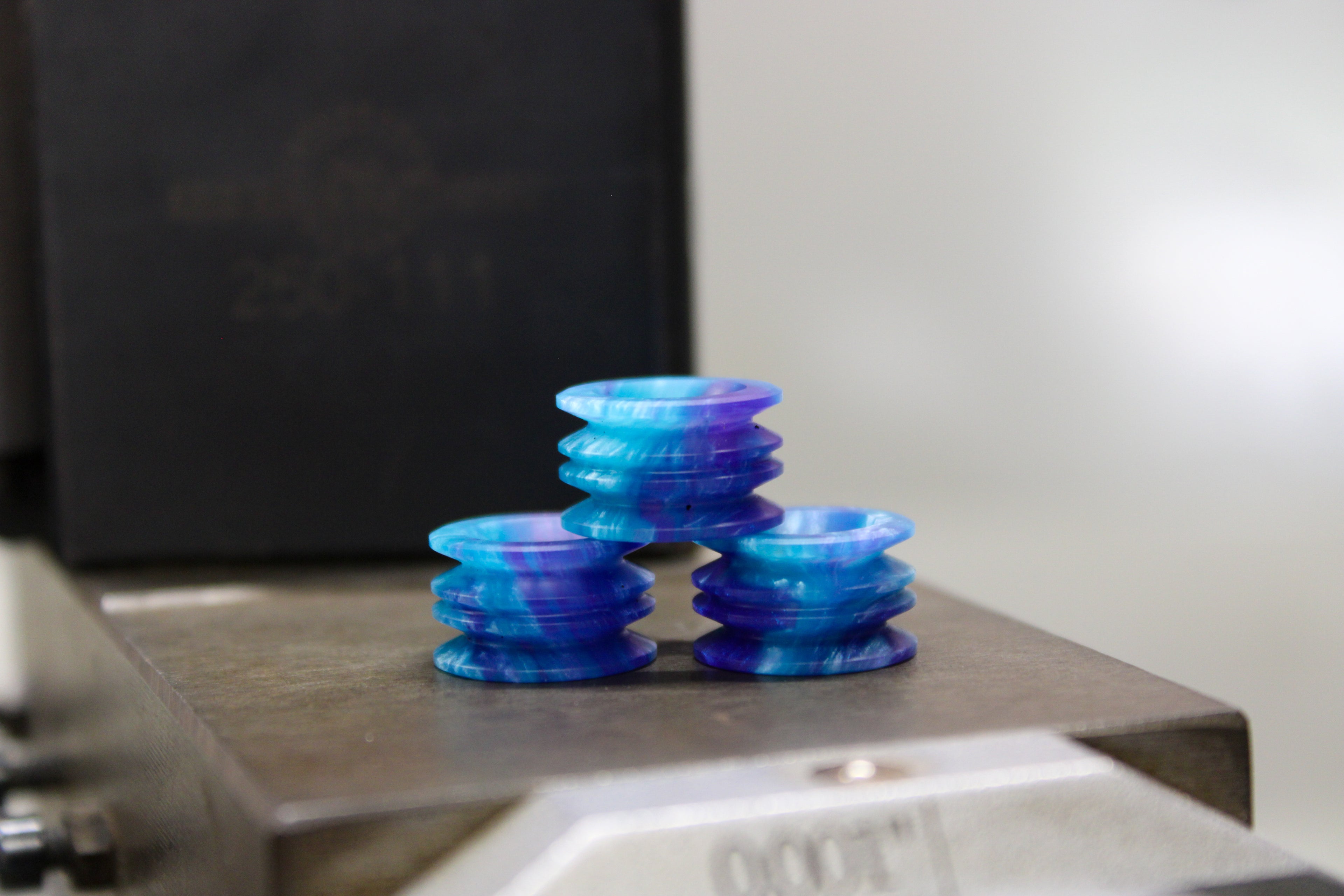 Sullivan Swirl Mini Bead